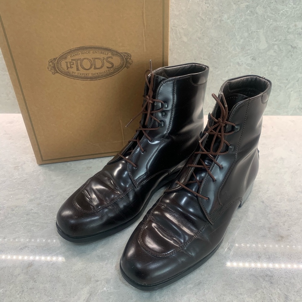 Tod’s Lace Up Boots